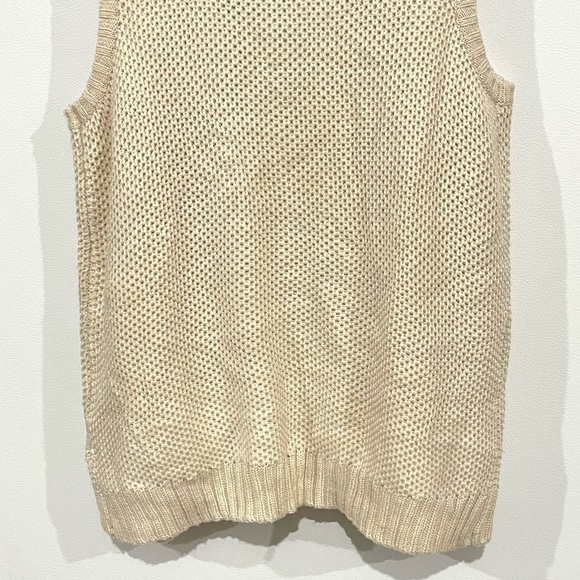 NWOT Pink Republic Faux Fur Collar Wooden Toggle Button Front Sweater Vest - Picture 15 of 16